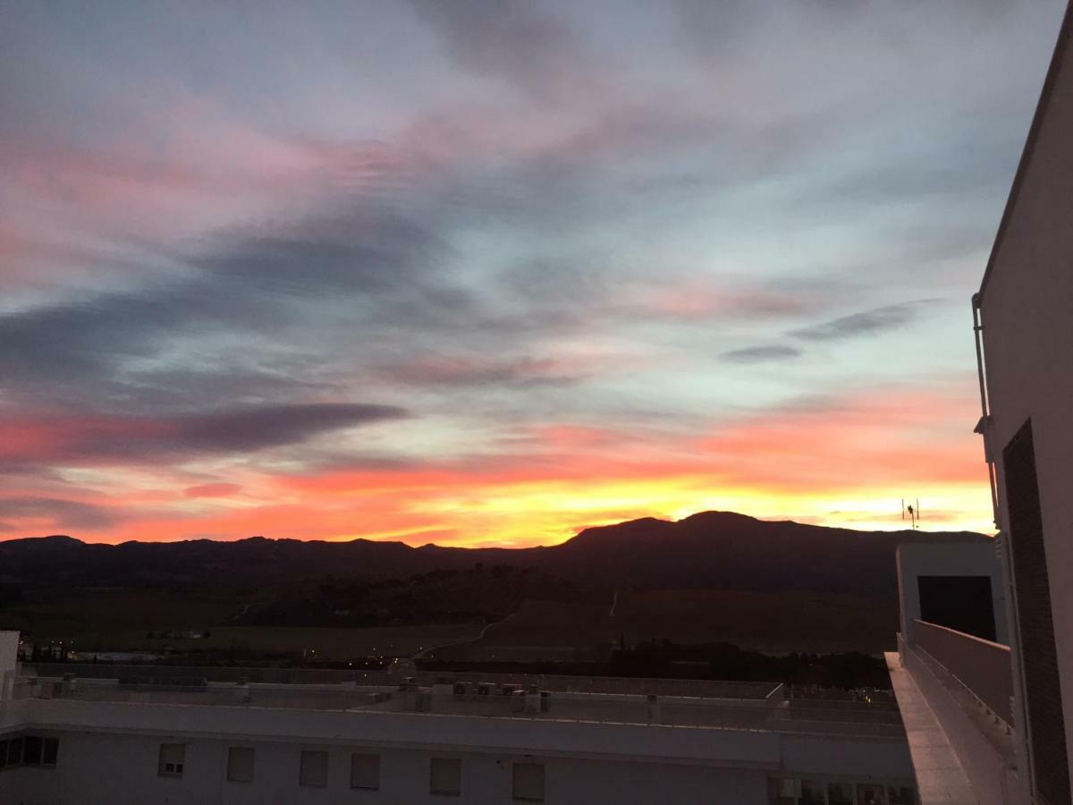 Atico Rilque, Apartamentos Independientes Con Jacuzzi Privado Y Terraza En Ronda Luaran gambar