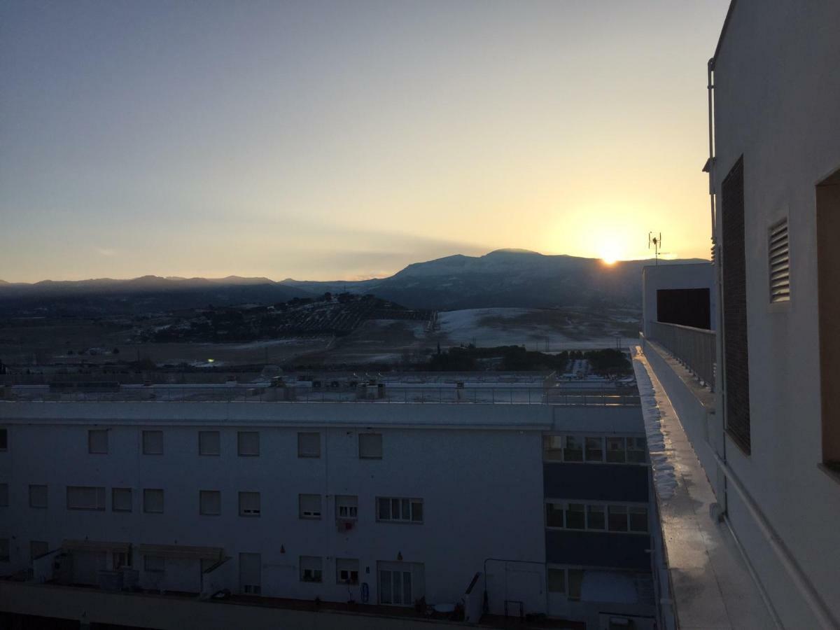 Atico Rilque, Apartamentos Independientes Con Jacuzzi Privado Y Terraza En Ronda Luaran gambar